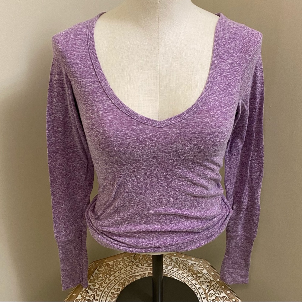Long Sleeve v-neck shirt